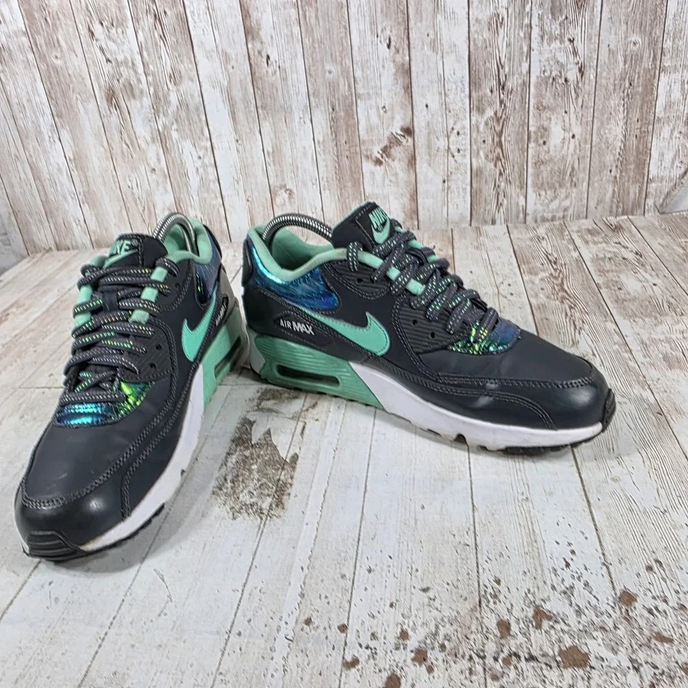 Nike Air Max 90 Black Mint Green Iridescent Oil Slick  859633-001 7Y/8.5W